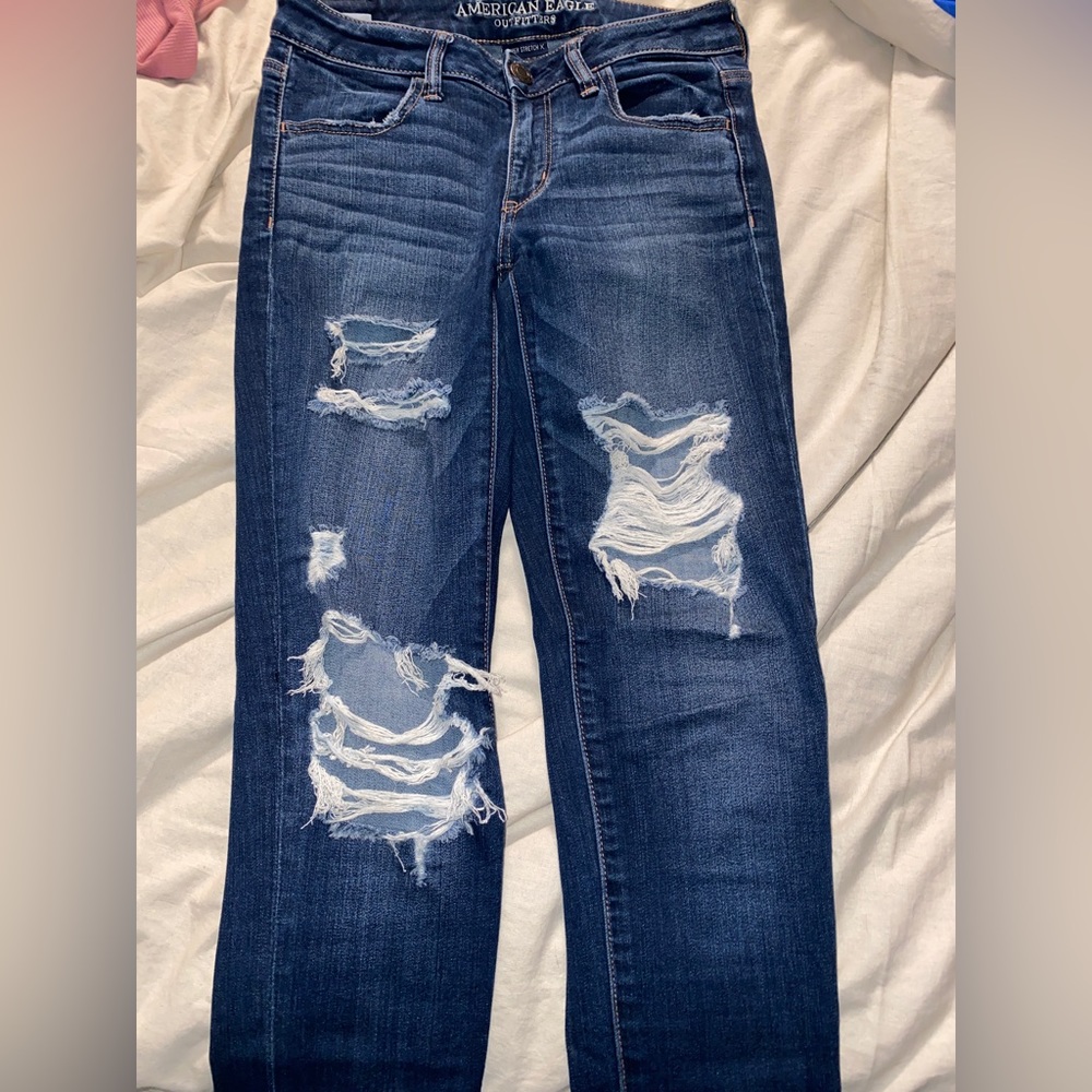 American Eagle distressed jeans size 6 Long